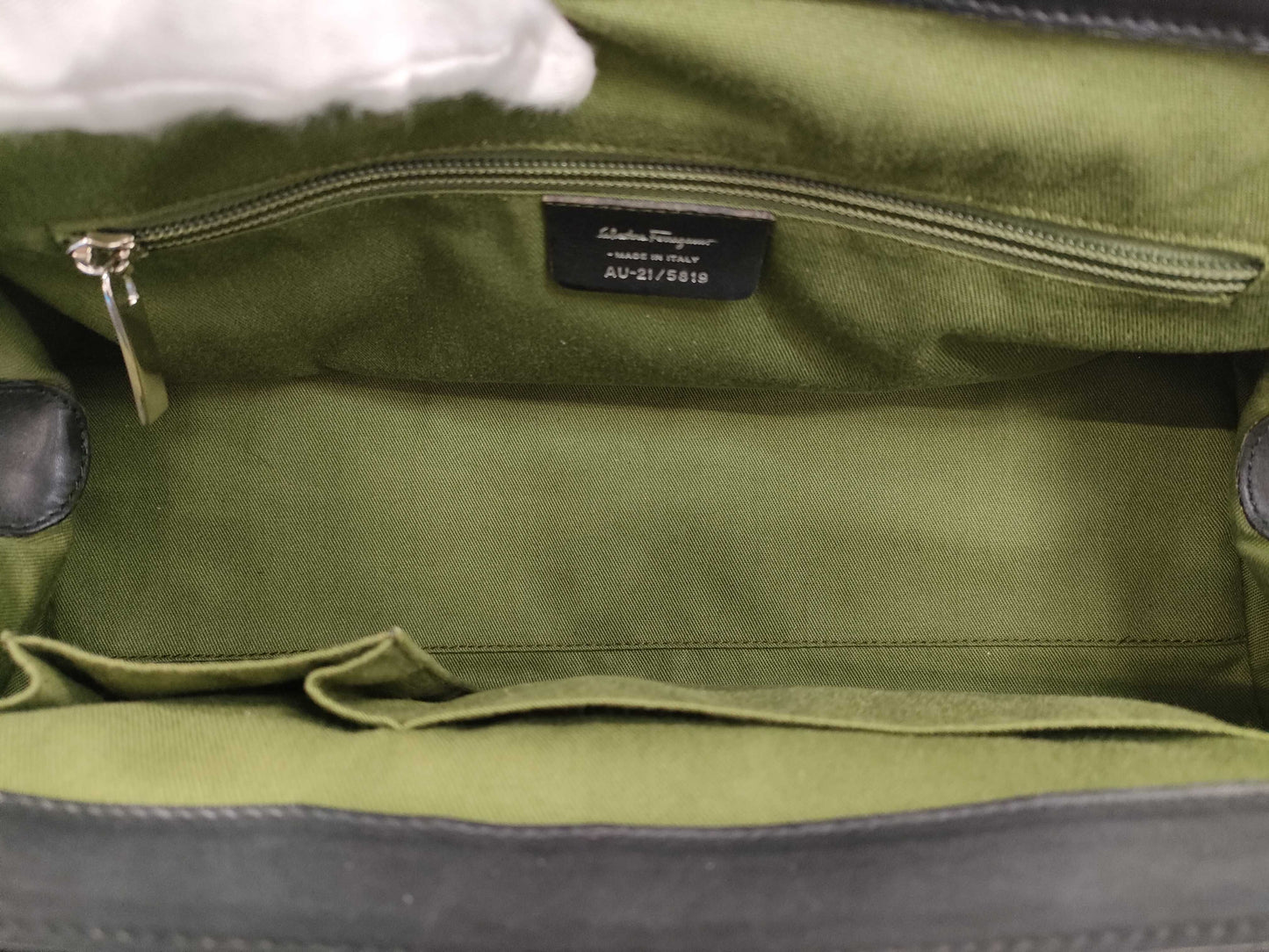 Salvatore Ferragamo Gancini AU-21 5819 Leather Tote Bag