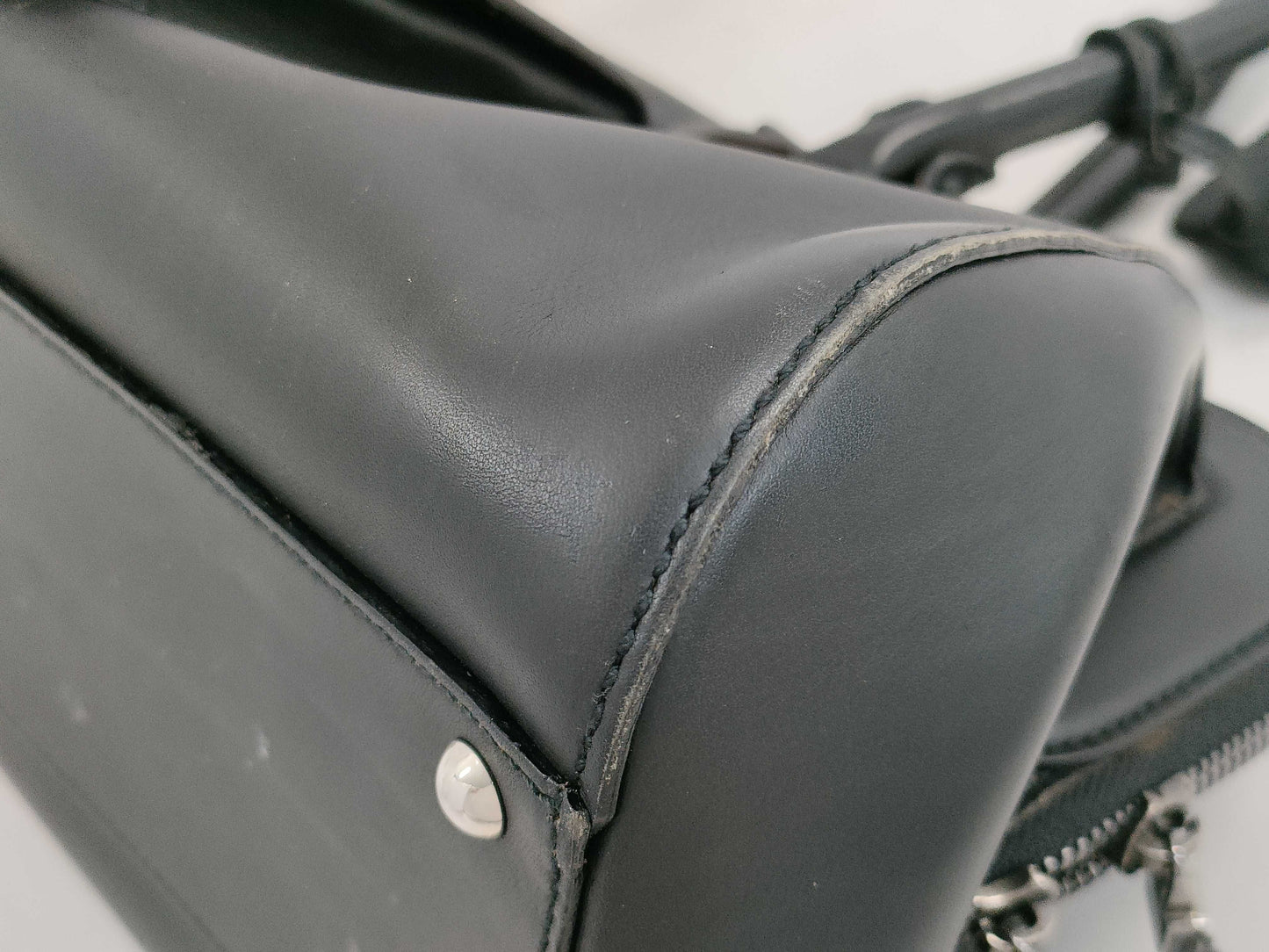 Salvatore Ferragamo Gancini AU-21 5819 Leather Tote Bag