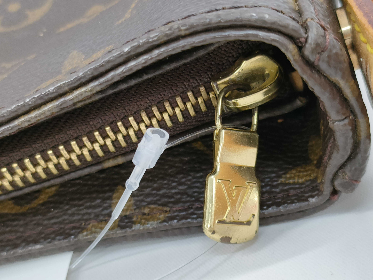 LOUIS VUITTON Monogram M51145 Monogram Looping GM Tote Bag