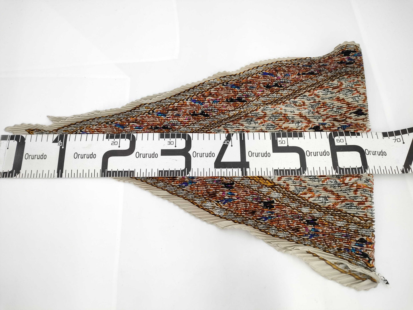 HERMES Carré CHASSE EN INDE Indian Hunting Pleated Scarf