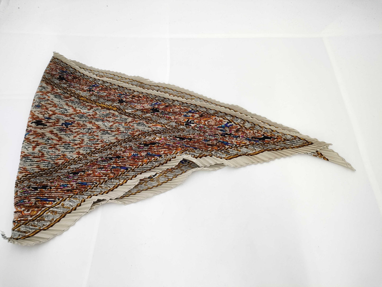 HERMES Carré CHASSE EN INDE Indian Hunting Pleated Scarf