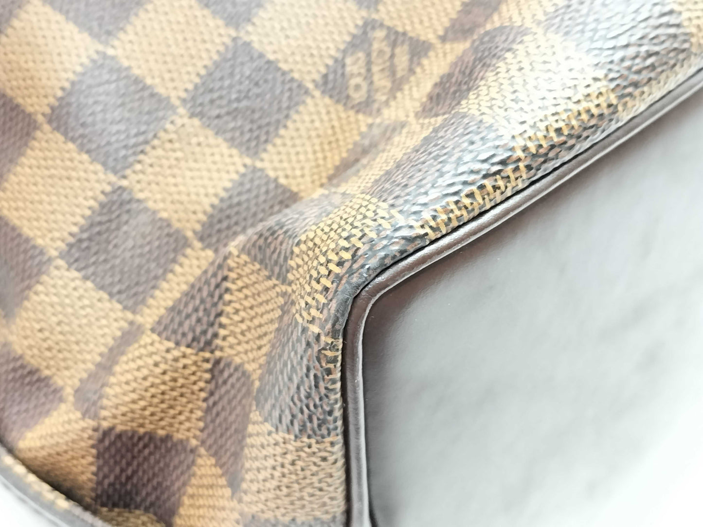 LOUIS VUITTON Damier Chelsea Tote Bag