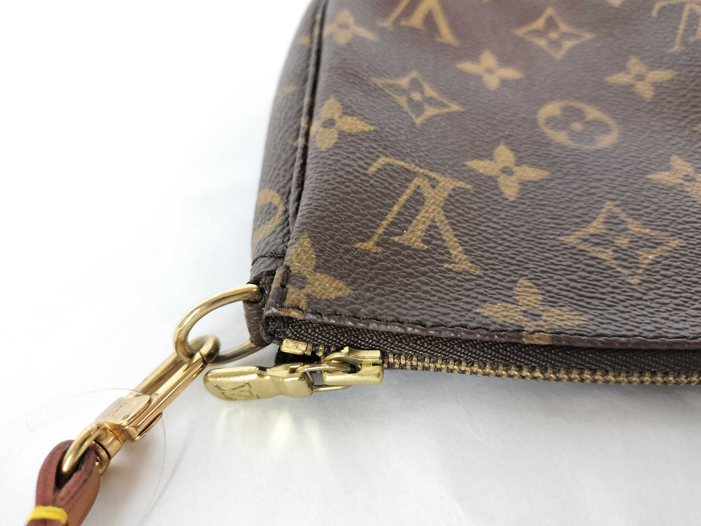 LOUIS VUITTON Monogram Pochette Accessoires Pouch