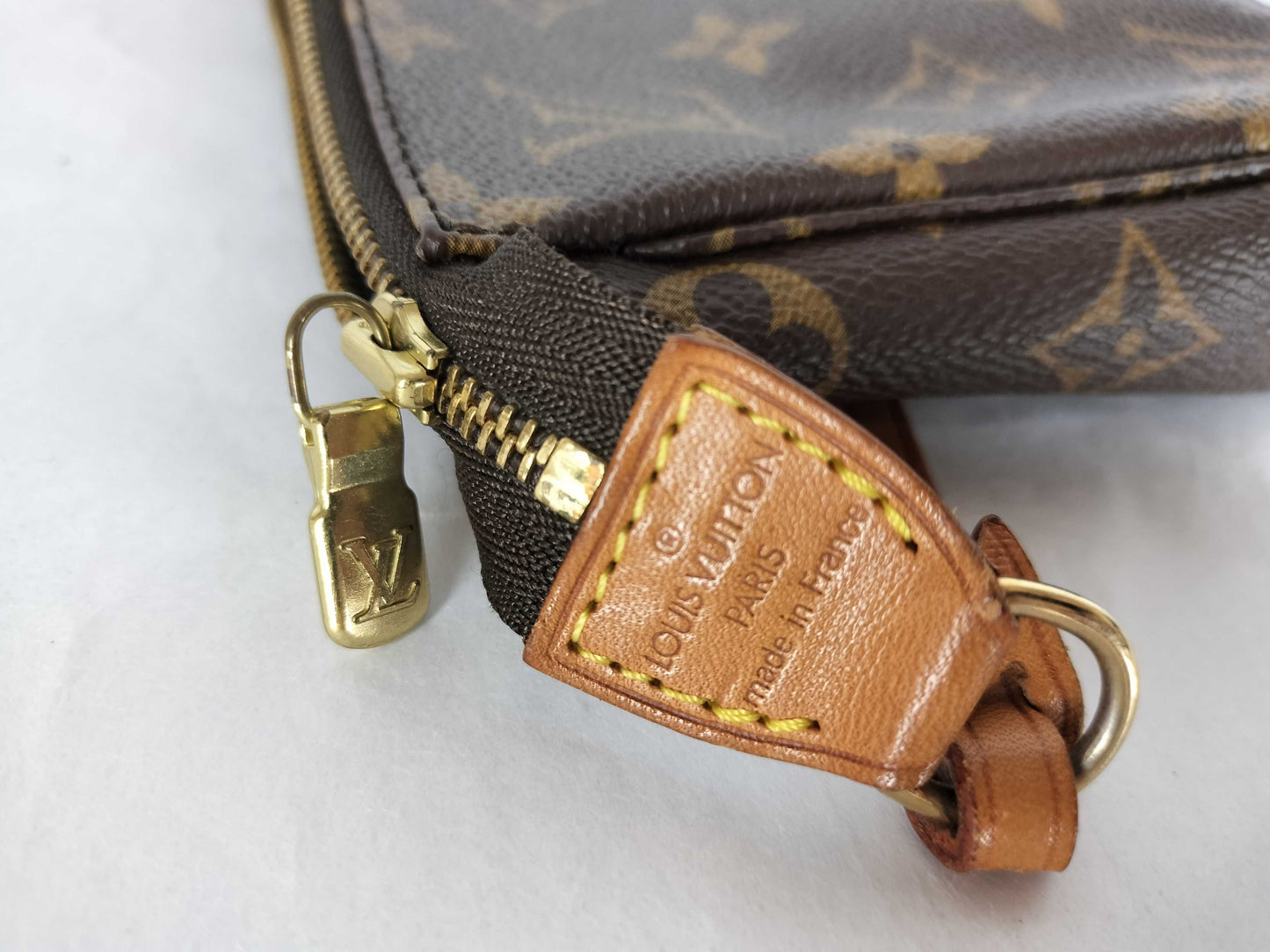LOUIS VUITTON Monogram Pochette Accessoires Pouch