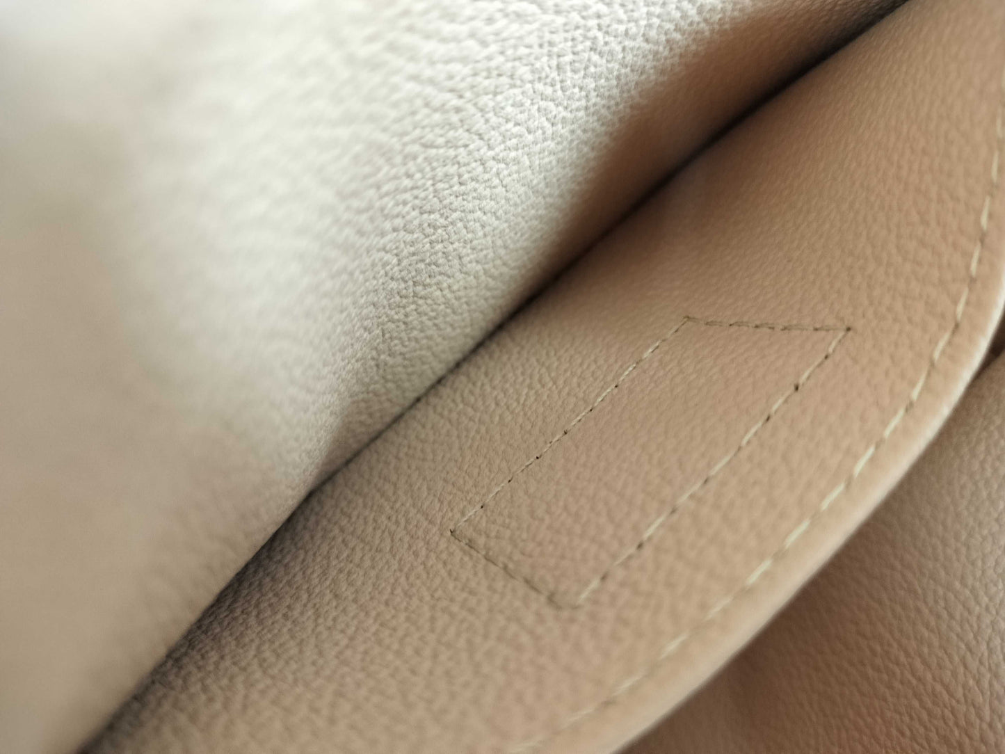LOUIS VUITTON Monogram Pochette Cosmetic Pouch