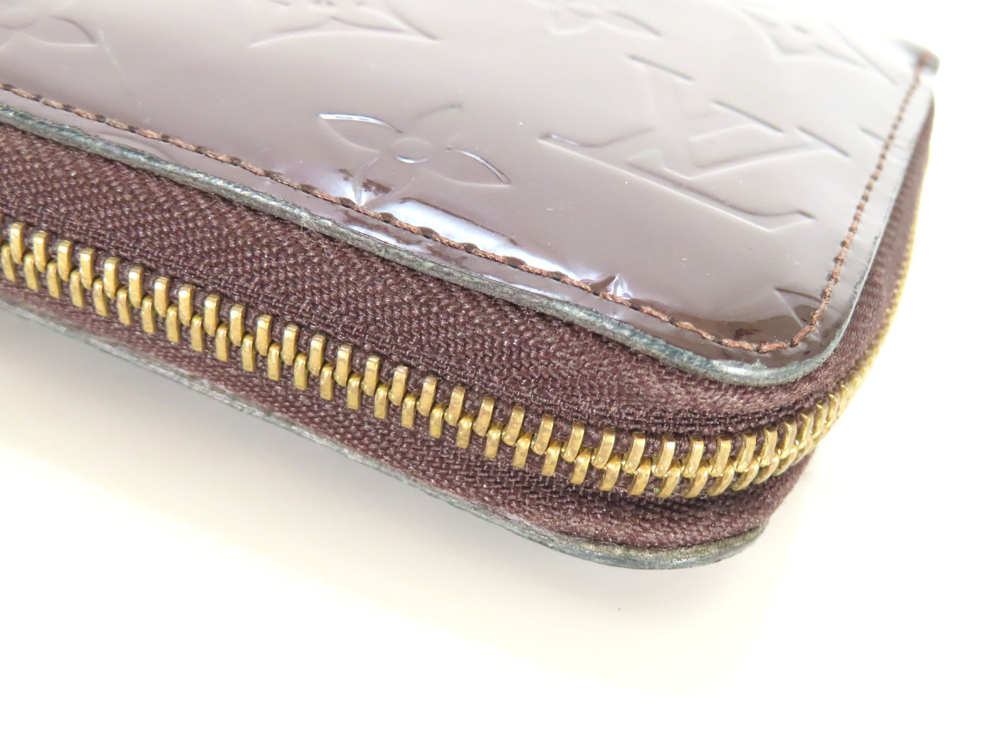 LOUIS VUITTON Vernis Amaranth Zippy Wallet