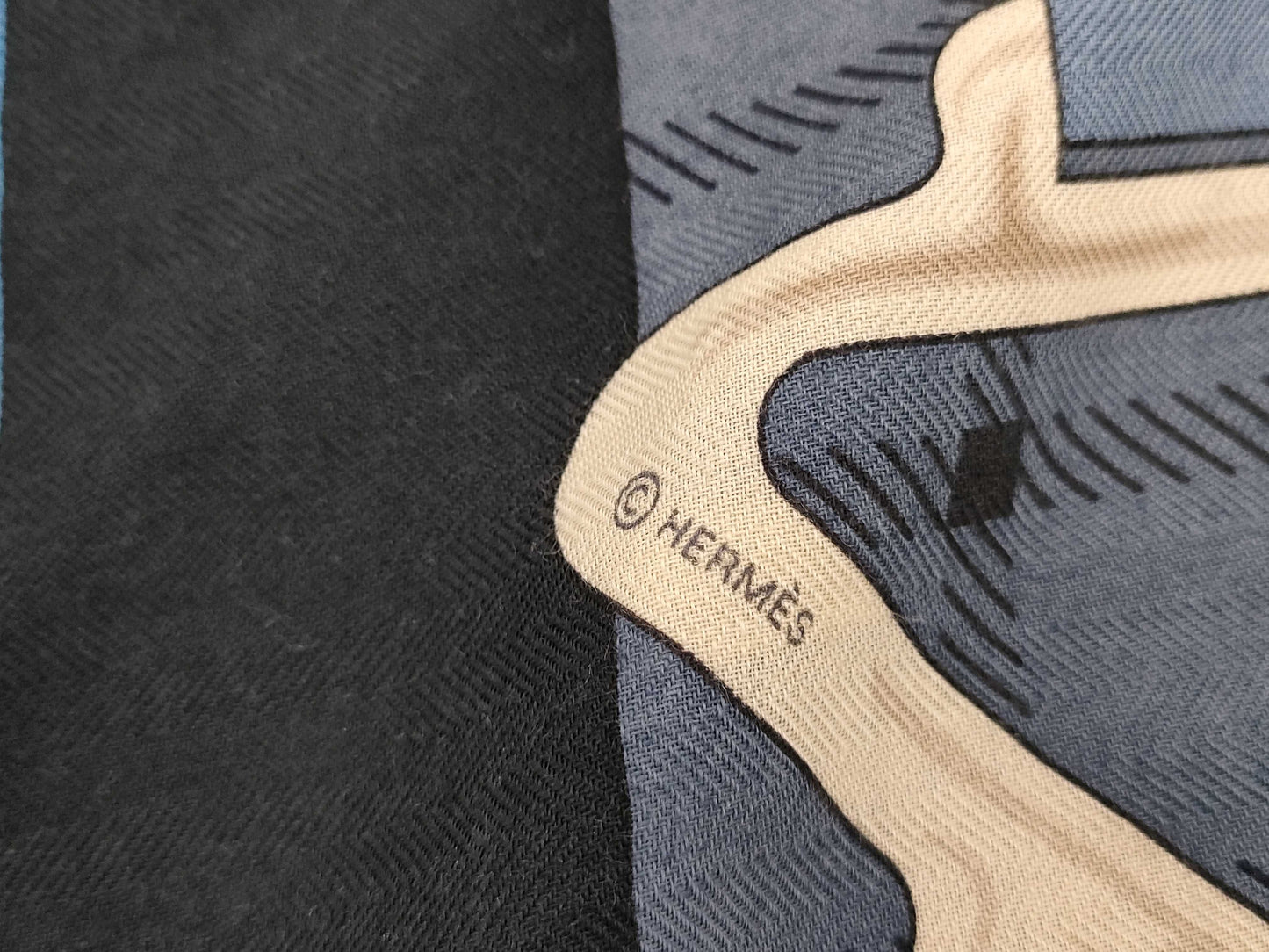 HERMES Carre Jean 140 / Serie / Cashmere Silk / Navy Scarf