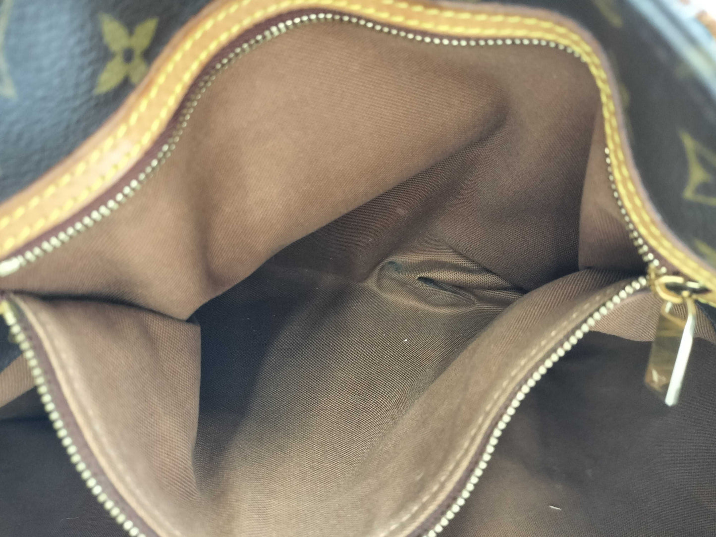 LOUIS VUITTON Monogram Cavallo Alto AR1000 Tote Bag with Bottom Mold and Multiple Amamori