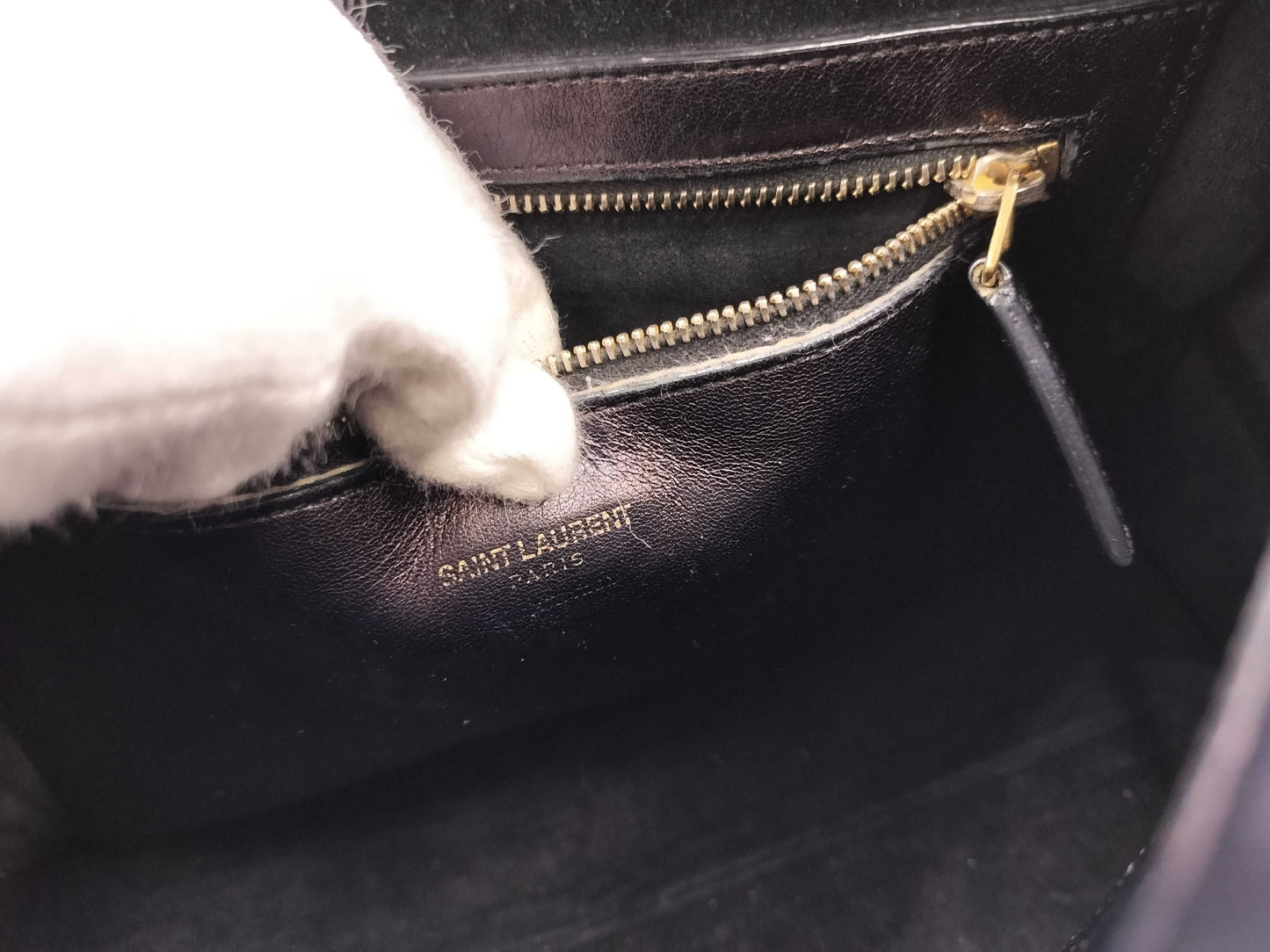 Yves Saint Laurent Black Shoulder Zipper Handbag