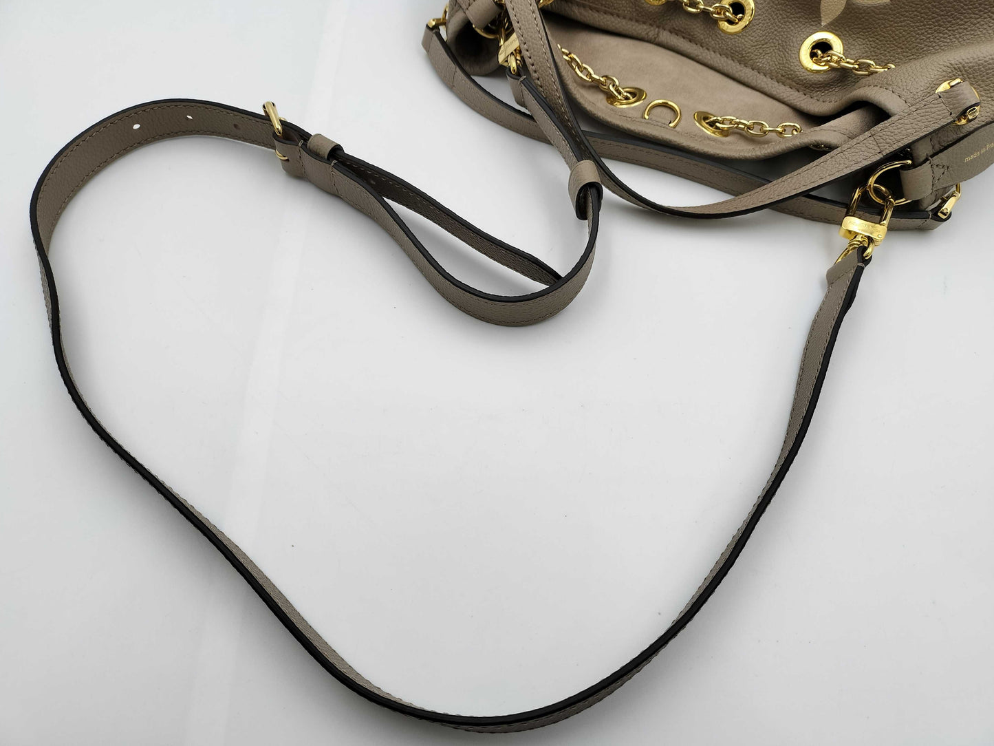 LOUIS VUITTON Monogram Empreinte M25453 Bundle Leather Two-Tone Handbag
