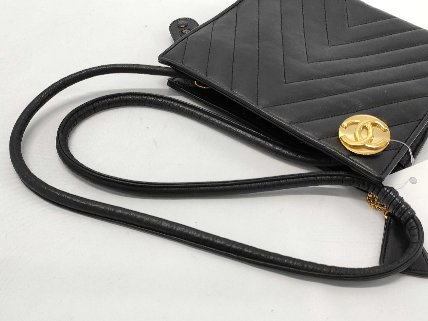 CHANEL V-Stitch Lamb Chevron Shoulder Bag