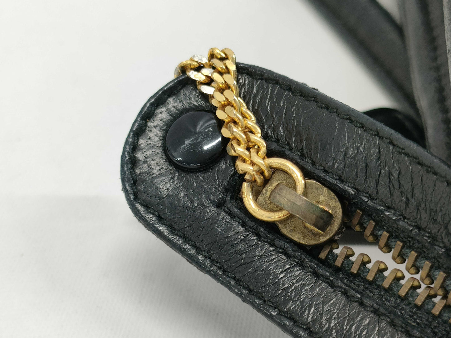 CHANEL V-Stitch Lamb Chevron Shoulder Bag
