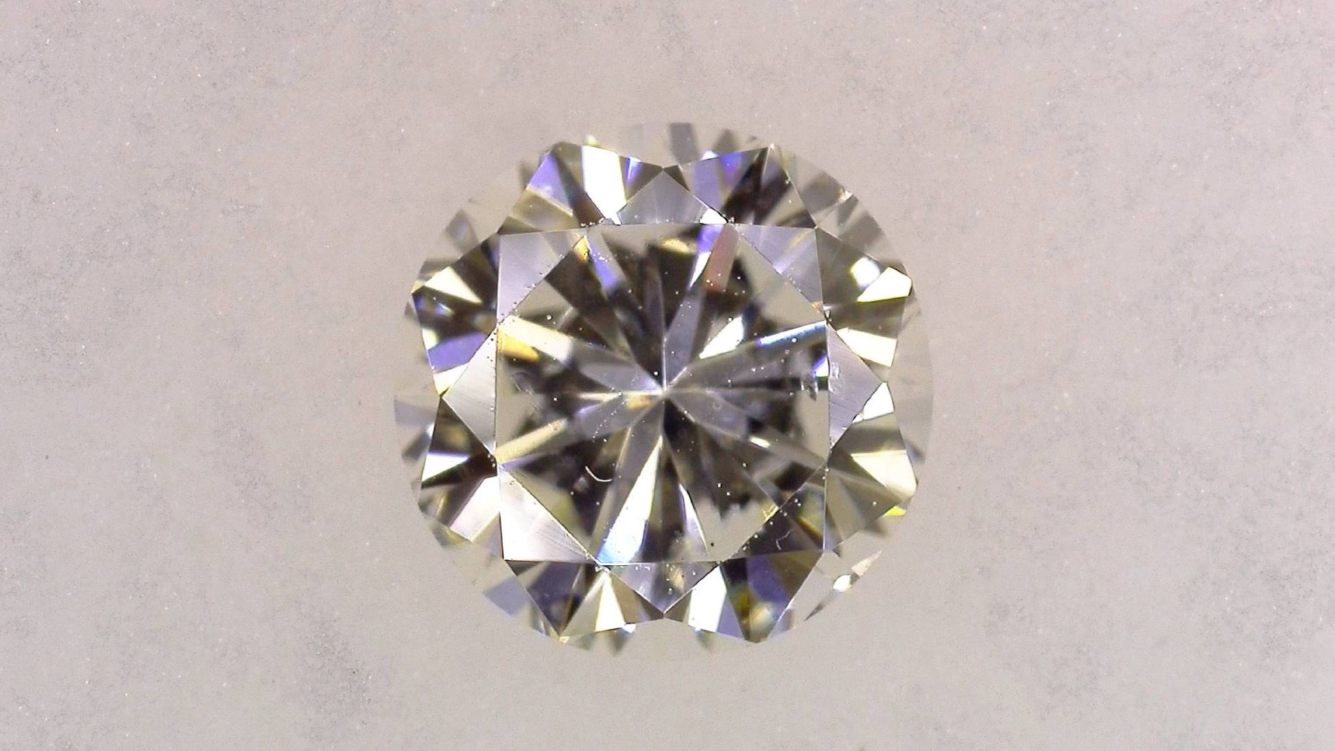 0.405ct J SI-1 GOOD/GD/FR STRONG BLUE NATURAL 4.62-4.68X2.92mm Diamond Loose