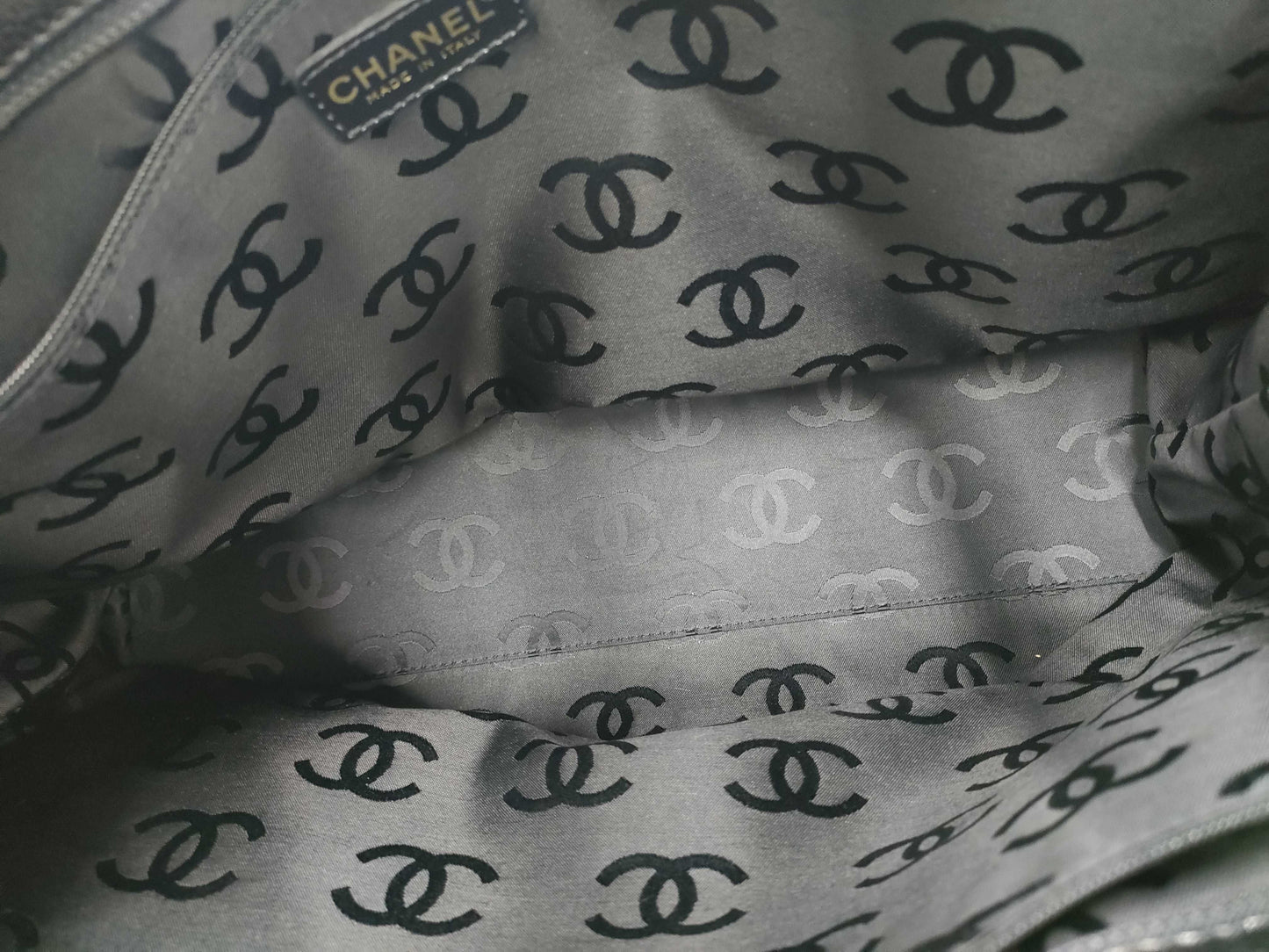 CHANEL Caviar Skin Coco Mark Tote Bag / No. 7 Tote Bag