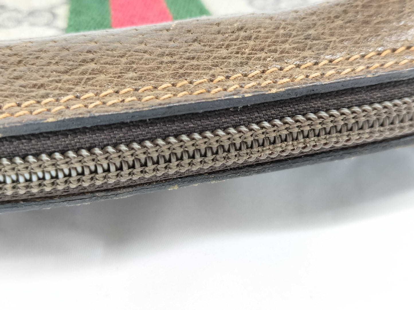 GUCCI GG Supreme Sherry Second Bag Pouch