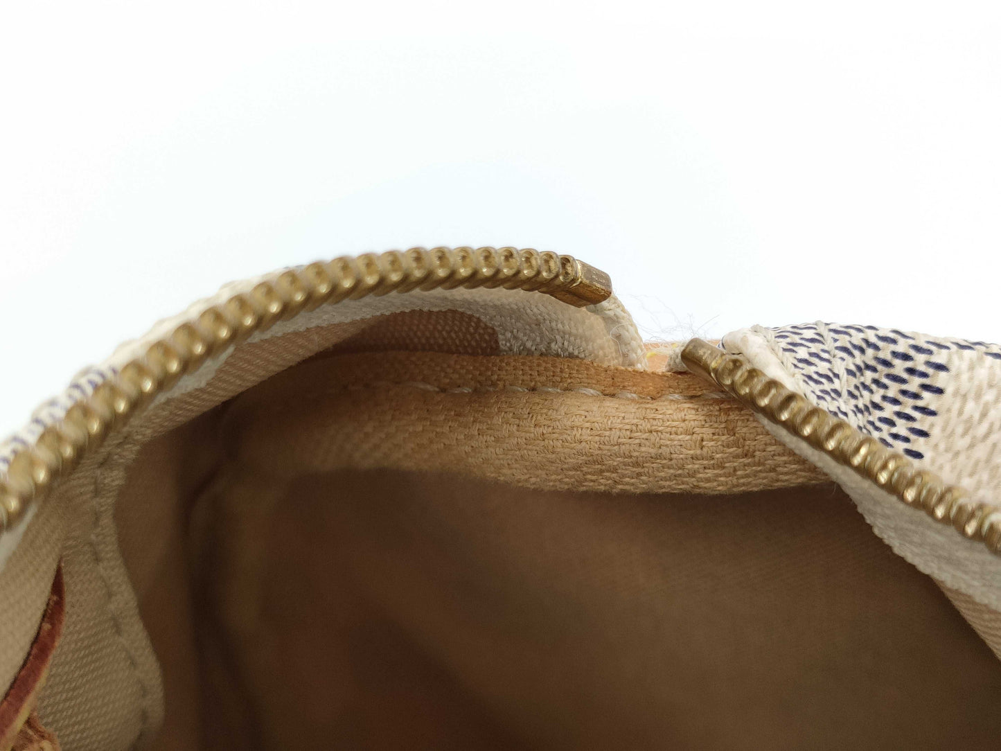 LOUIS VUITTON MB4048 Damier Azur Speedy 25 Boston Bag