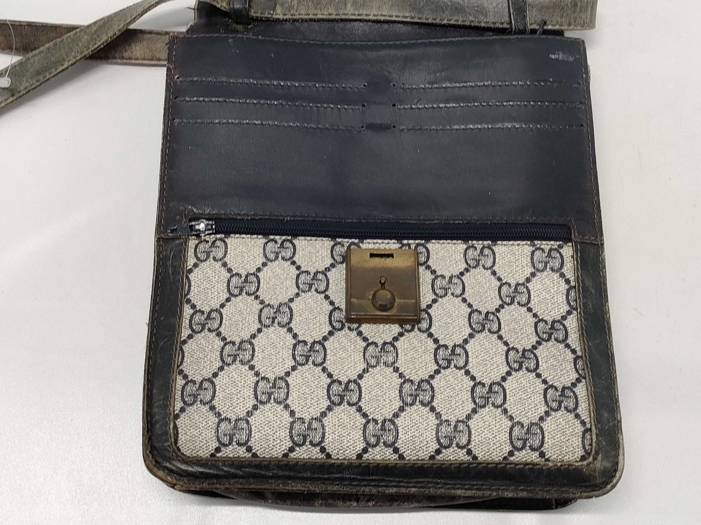 GUCCI GG Supreme Shoulder Bag