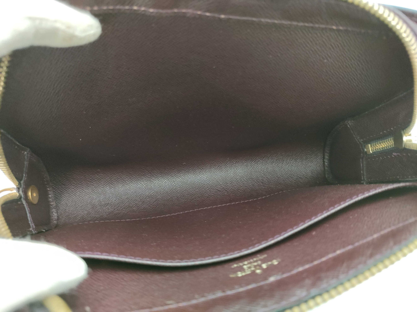LOUIS VUITTON Taiga Baikal Acajou Second Bag
