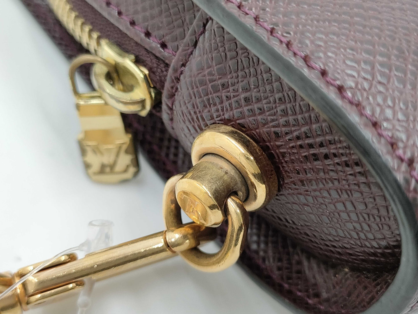 LOUIS VUITTON Taiga Baikal Acajou Second Bag