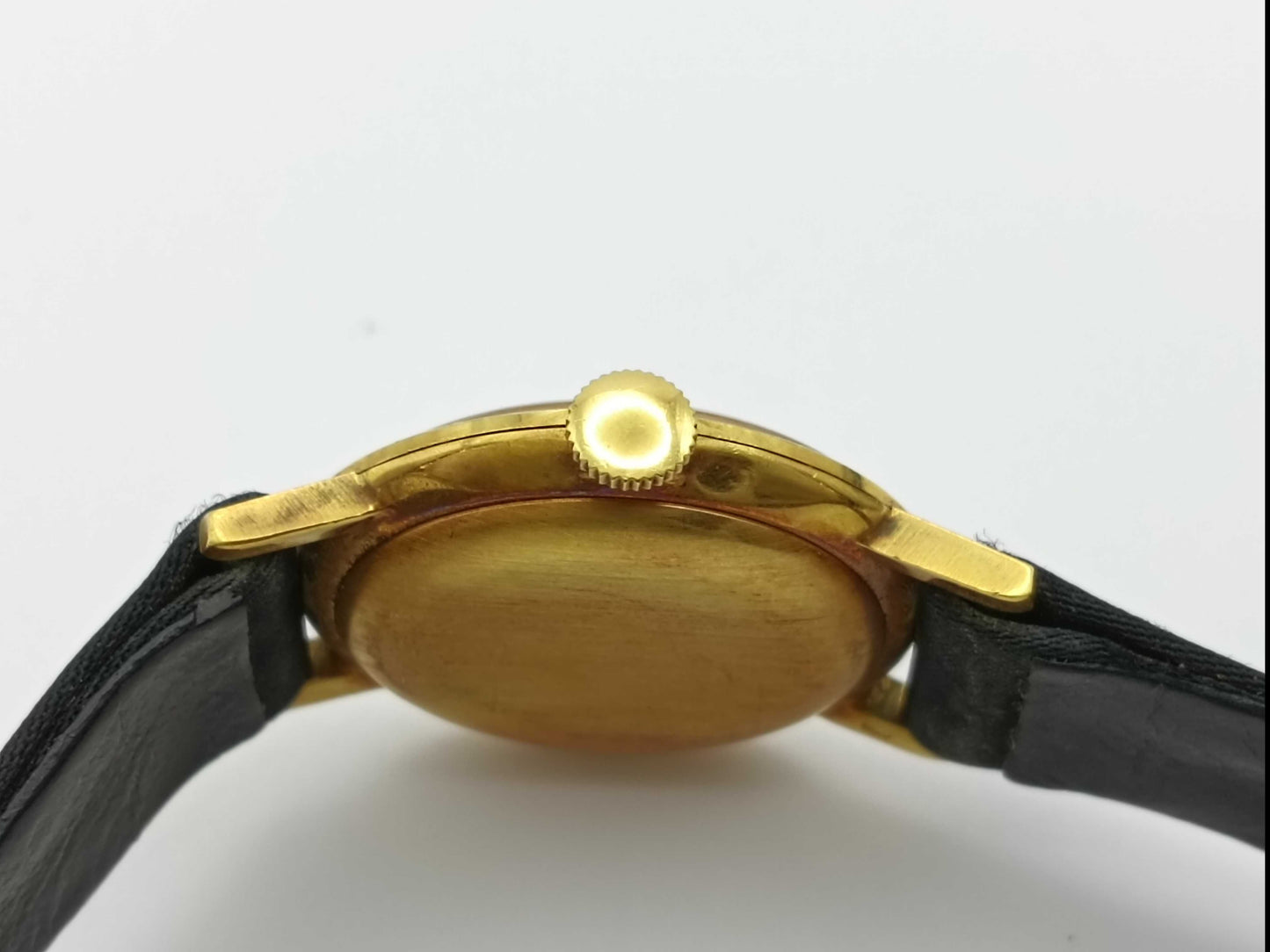 Hand-wound K18 ladies' watch
