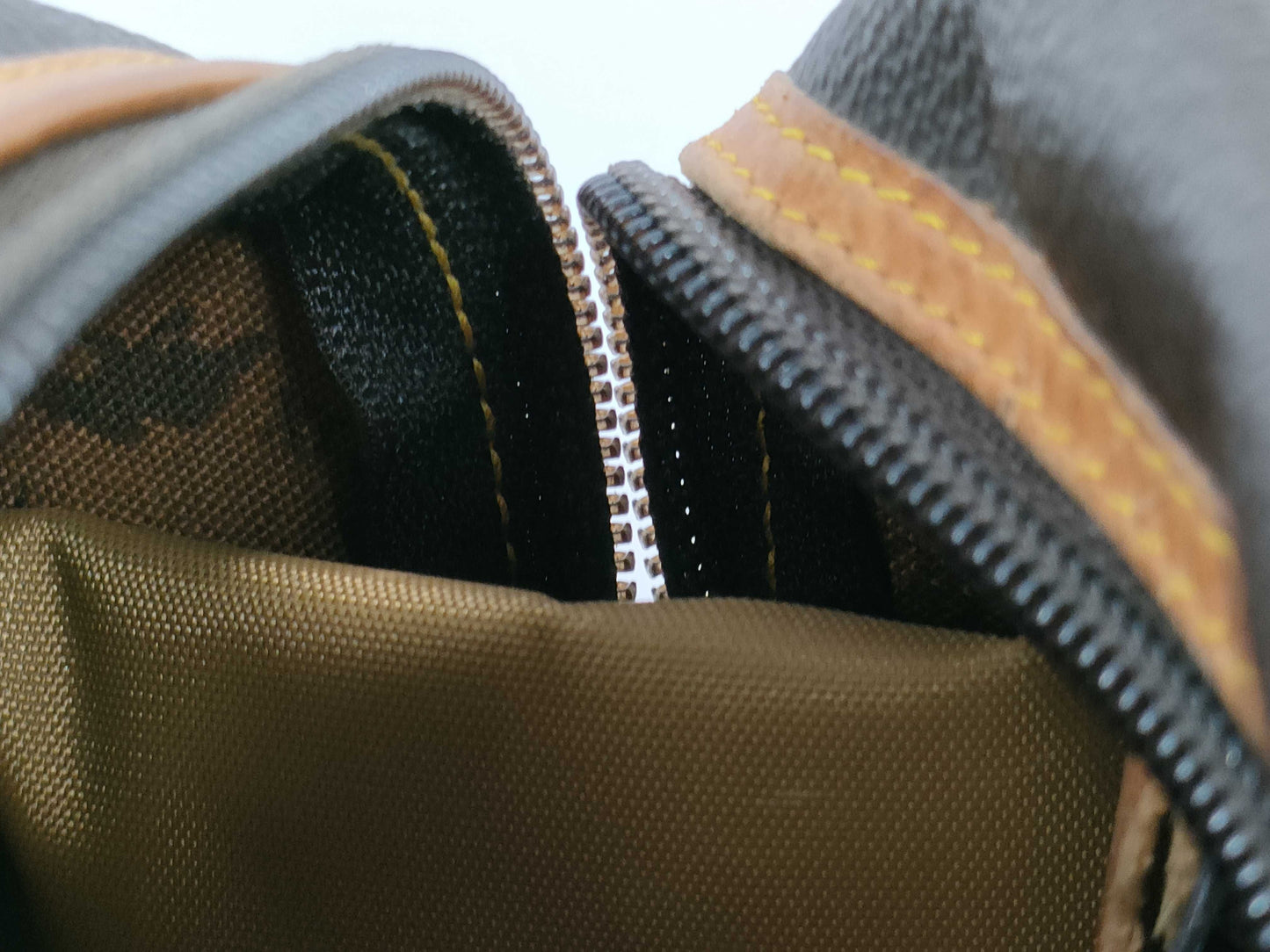 HUNTING WORLD Hunting Shoulder Bag