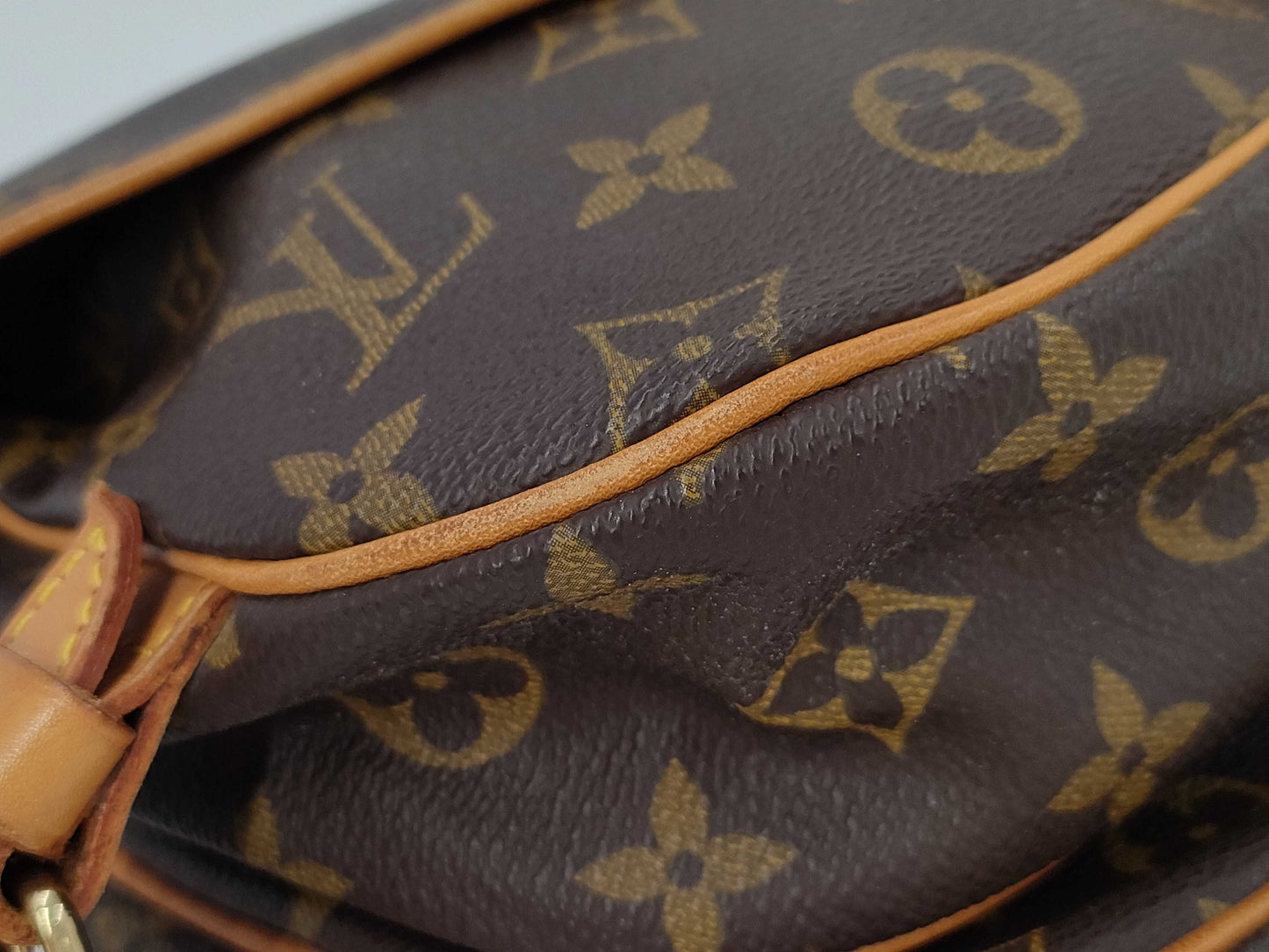 LOUIS VUITTON Monogram M42256 / Saumur 30 / 1993 Shoulder Bag