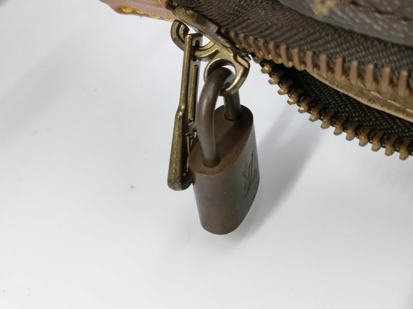 LOUIS VUITTON Monogram Cruiser 40 Bag