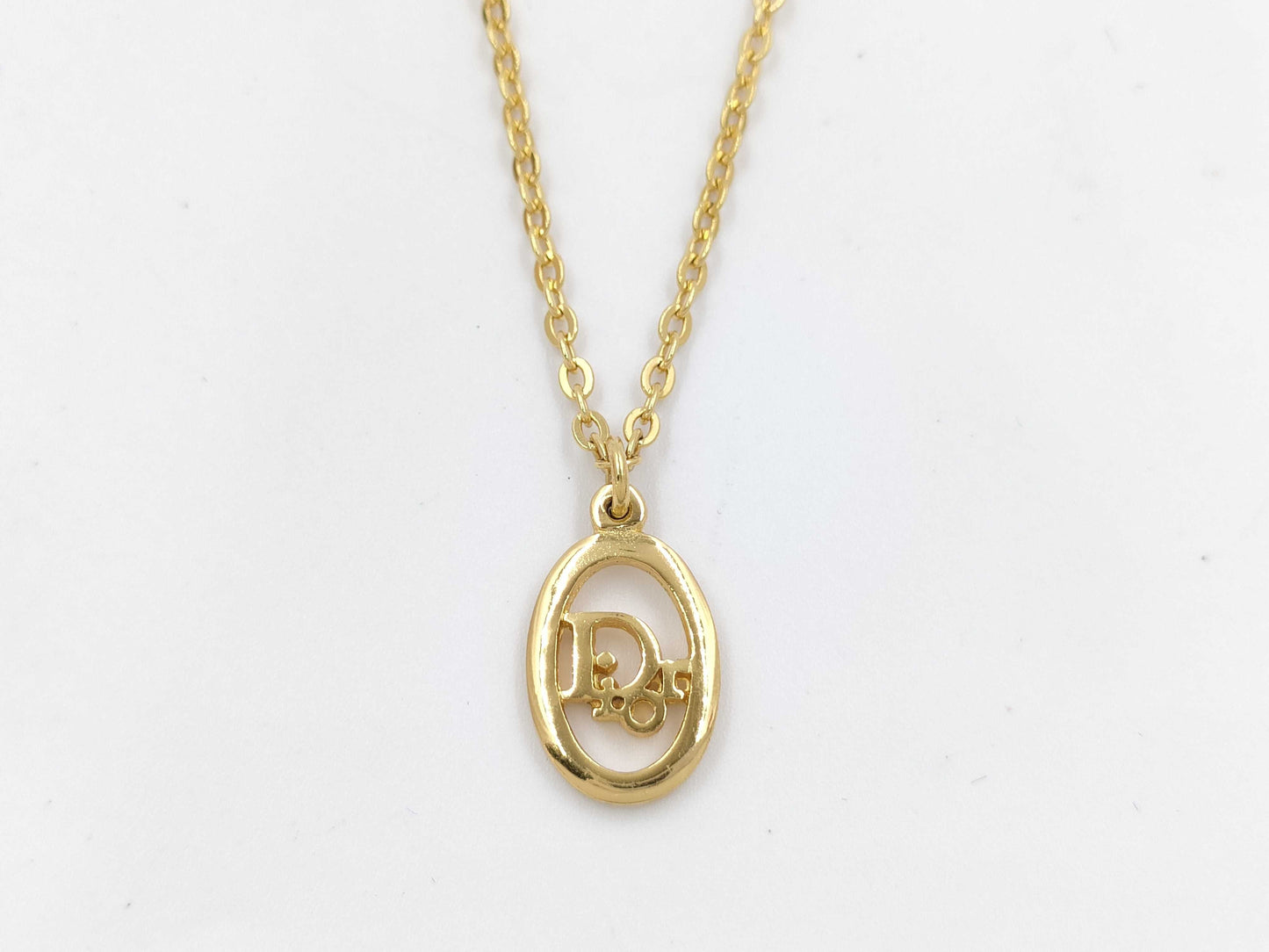 Dior logo necklace necklace