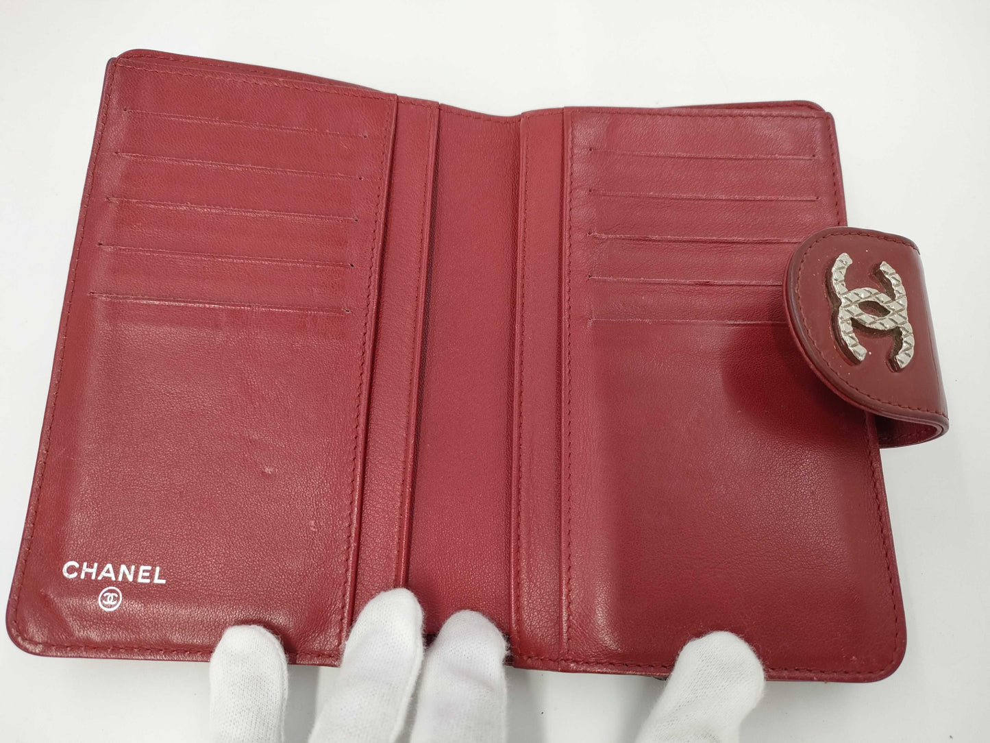 CHANEL 14543955 Brilliant Enamel Bifold Wallet