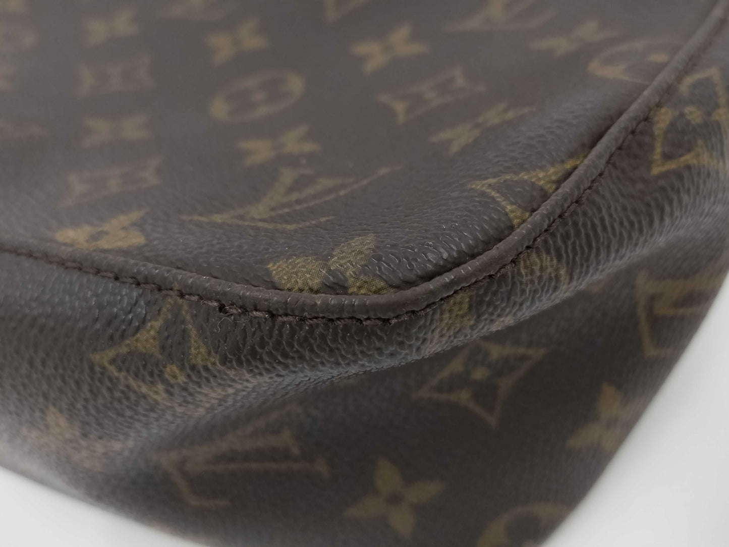 LOUIS VUITTON FL0022 Monogram Looping MM Handbag
