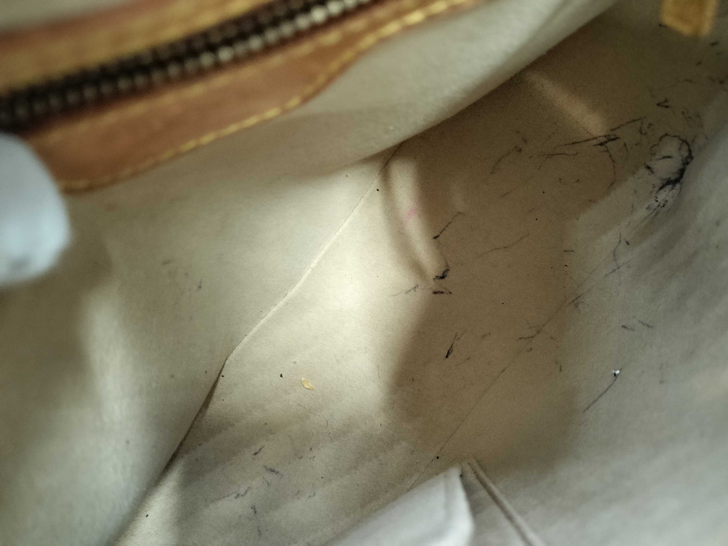 LOUIS VUITTON FL0022 Monogram Looping MM Handbag