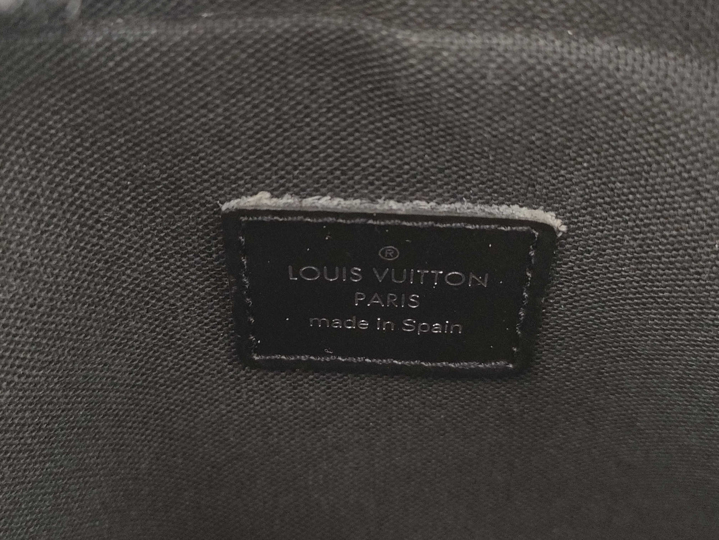 LOUIS VUITTON Taiga Karuga Second Bag M30812 Second Bag