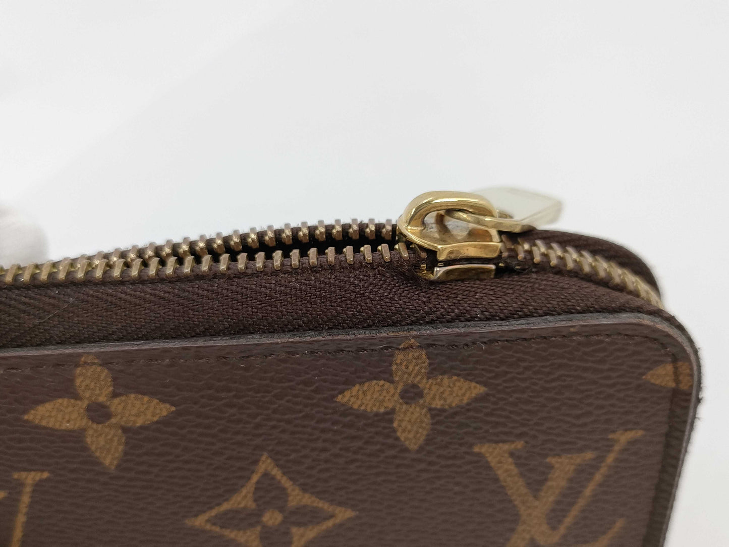 LOUIS VUITTON Monogram Zippy Wallet