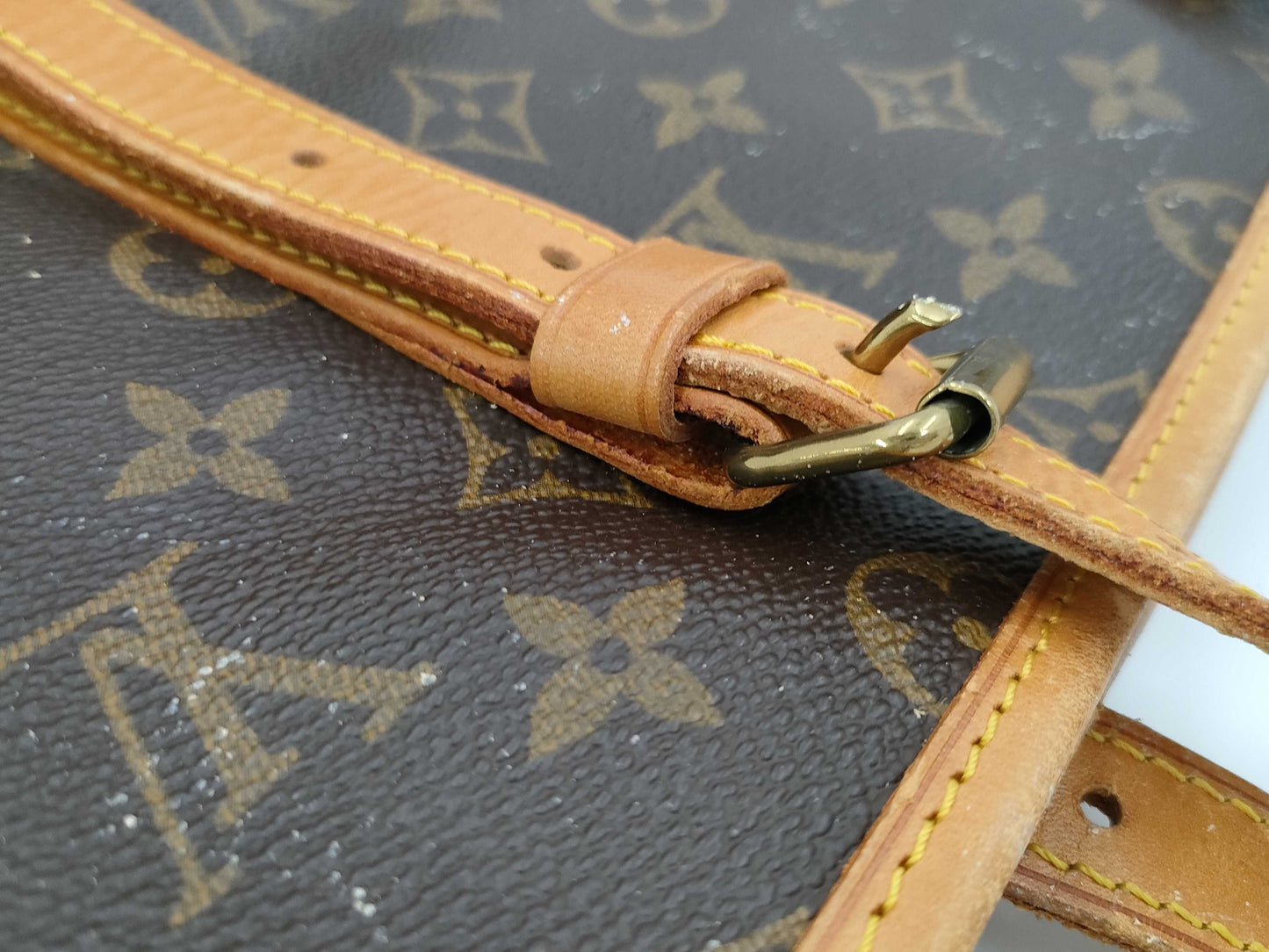 LOUIS VUITTON LV Bucket Tote Bag with Pouch