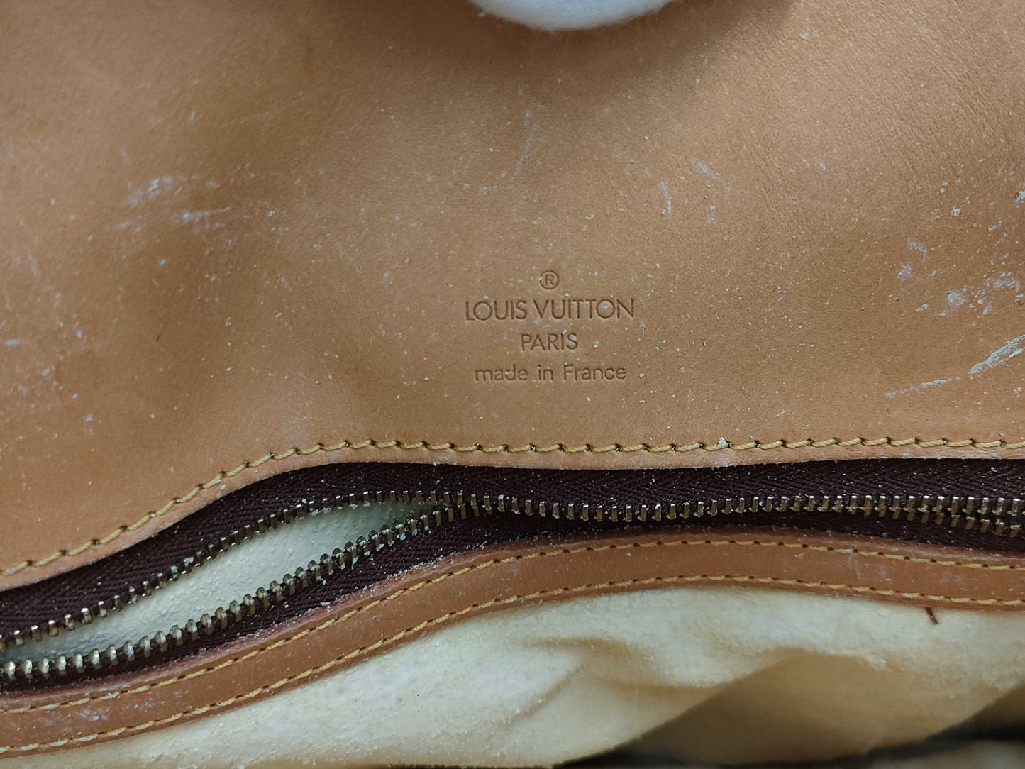 LOUIS VUITTON LV Bucket Tote Bag with Pouch