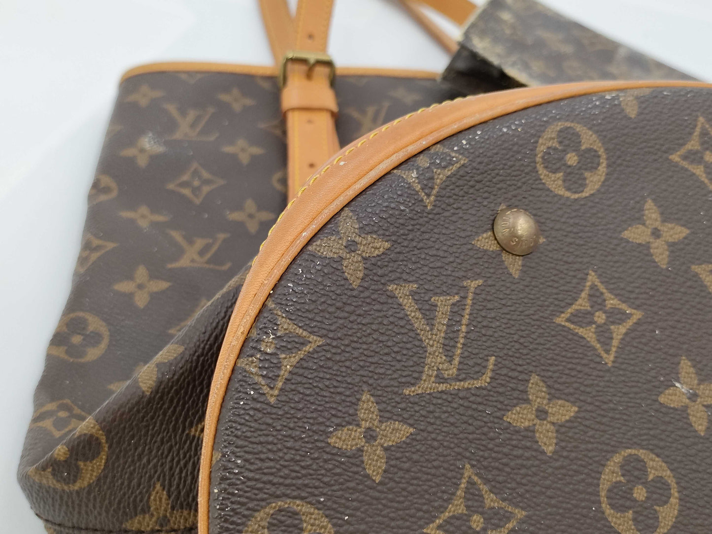 LOUIS VUITTON LV Bucket Tote Bag with Pouch