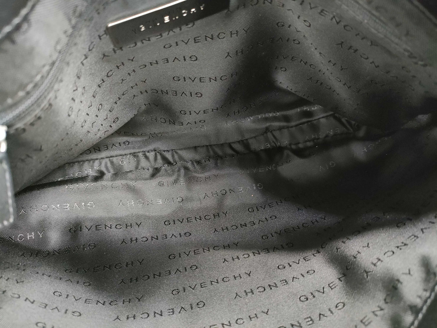 GIVENCHY One-Shoulder Shoulder Bag