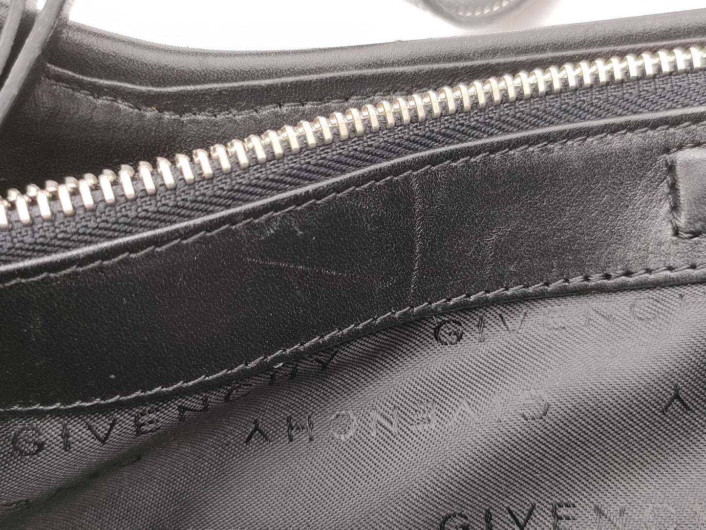 GIVENCHY One-Shoulder Shoulder Bag