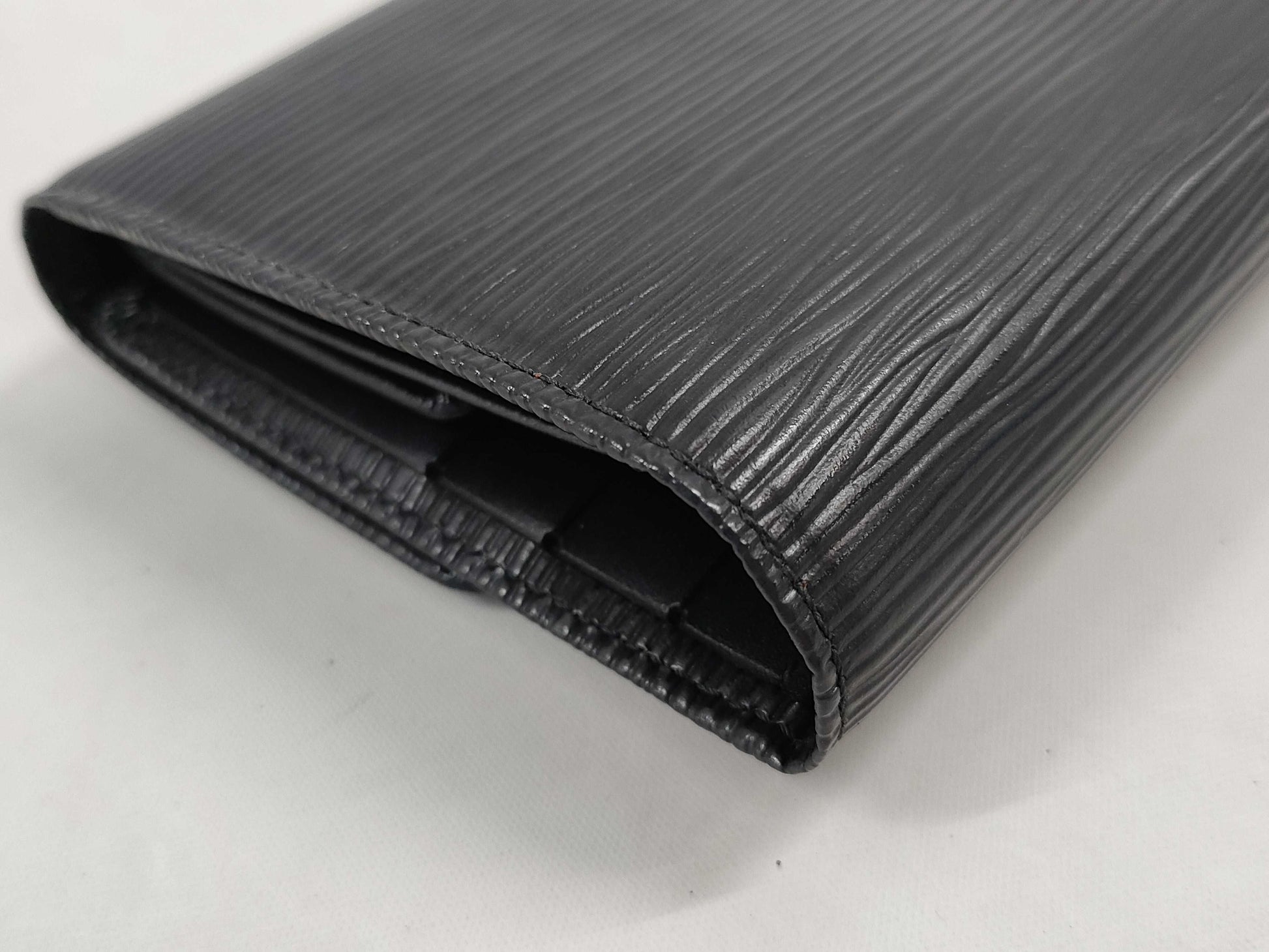 LOUIS VUITTON Epi Porte Tresor International Black Wallet