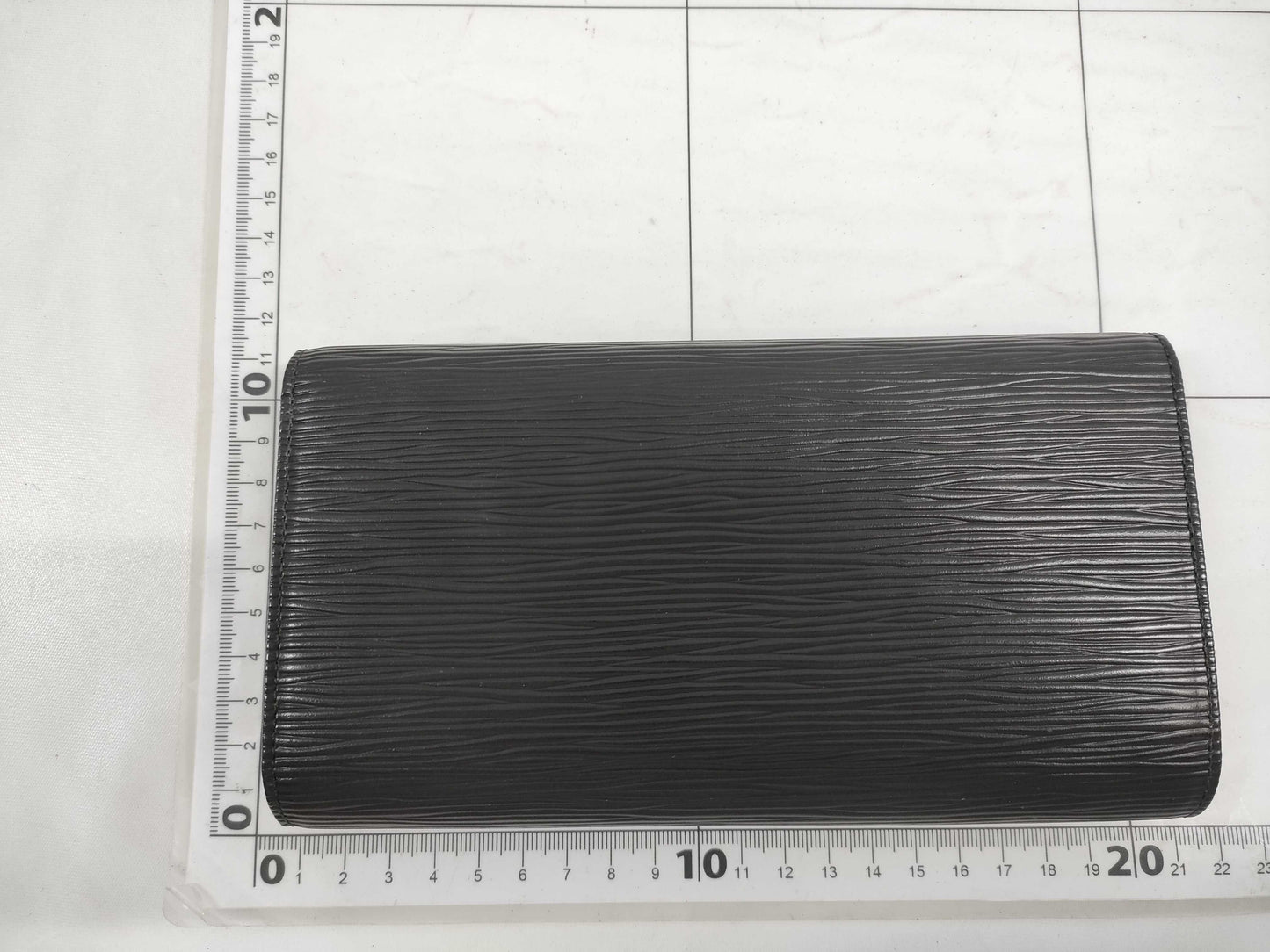 LOUIS VUITTON Epi Porte Tresor International Black Wallet