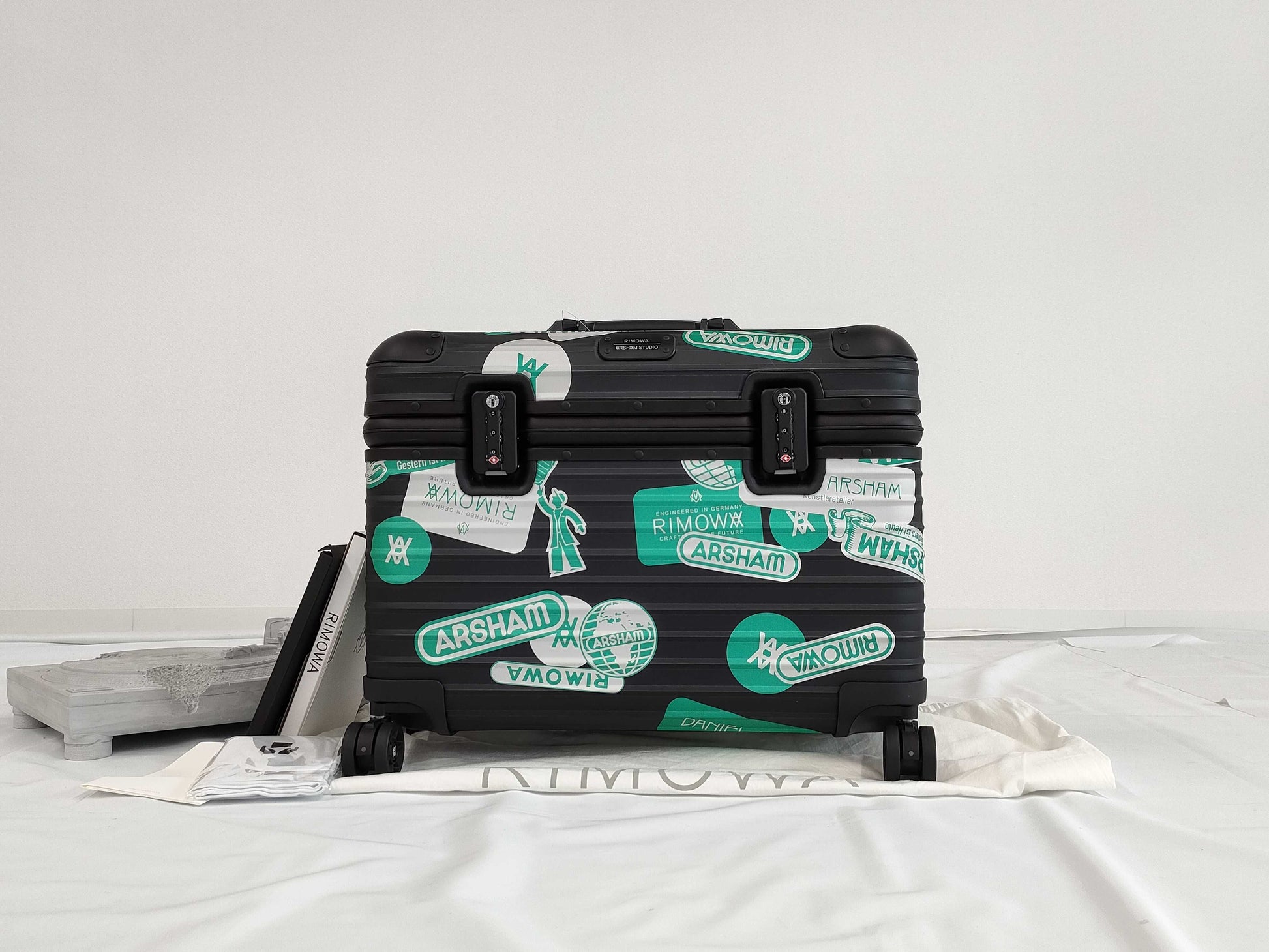 RIMOWA Daniel Arsham 92590074920029622 Suitcase