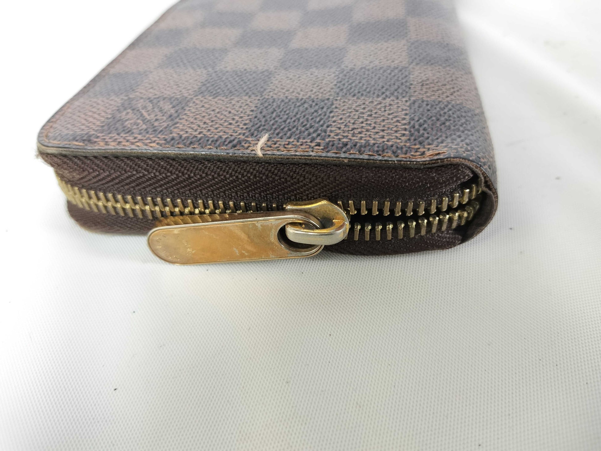 LOUIS VUITTON Damier Zippy Wallet Wallet