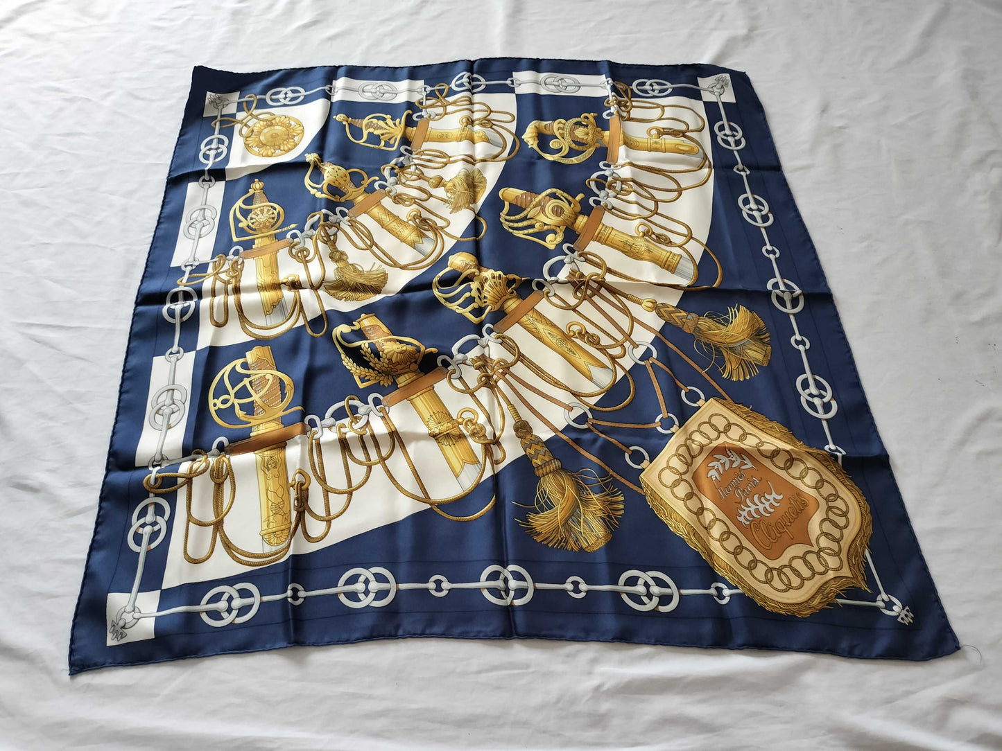 HERMES Carre 90 Scarf