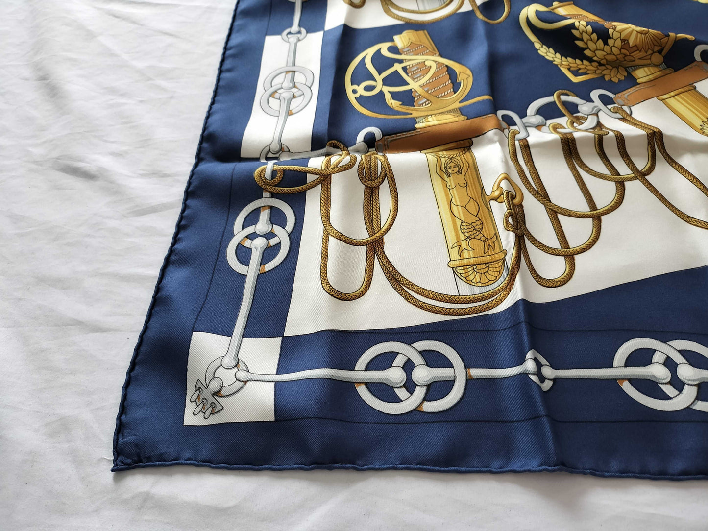 HERMES Carre 90 Scarf
