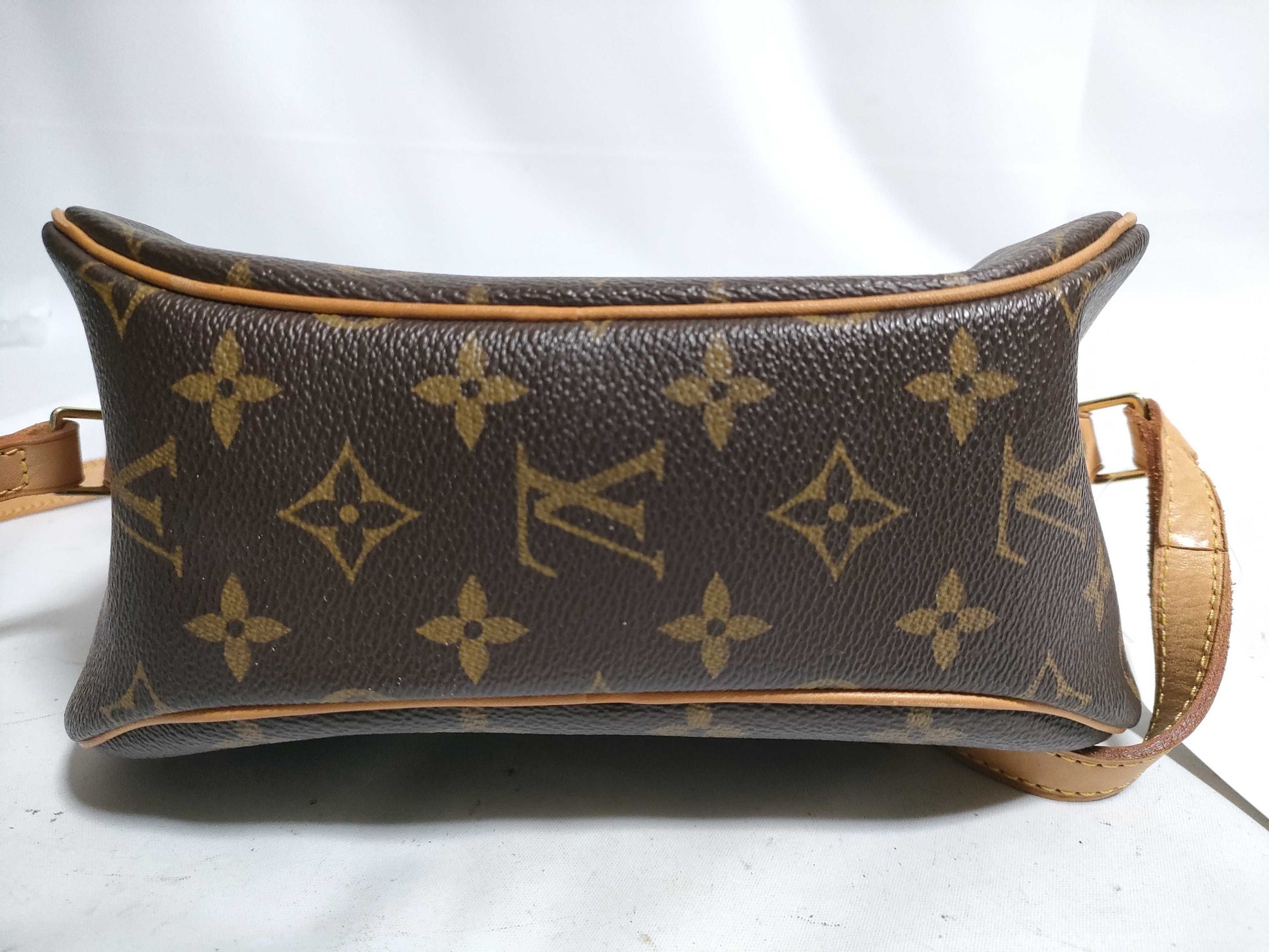 LOUIS VUITTON Monogram M51221 Blois Shoulder Bag