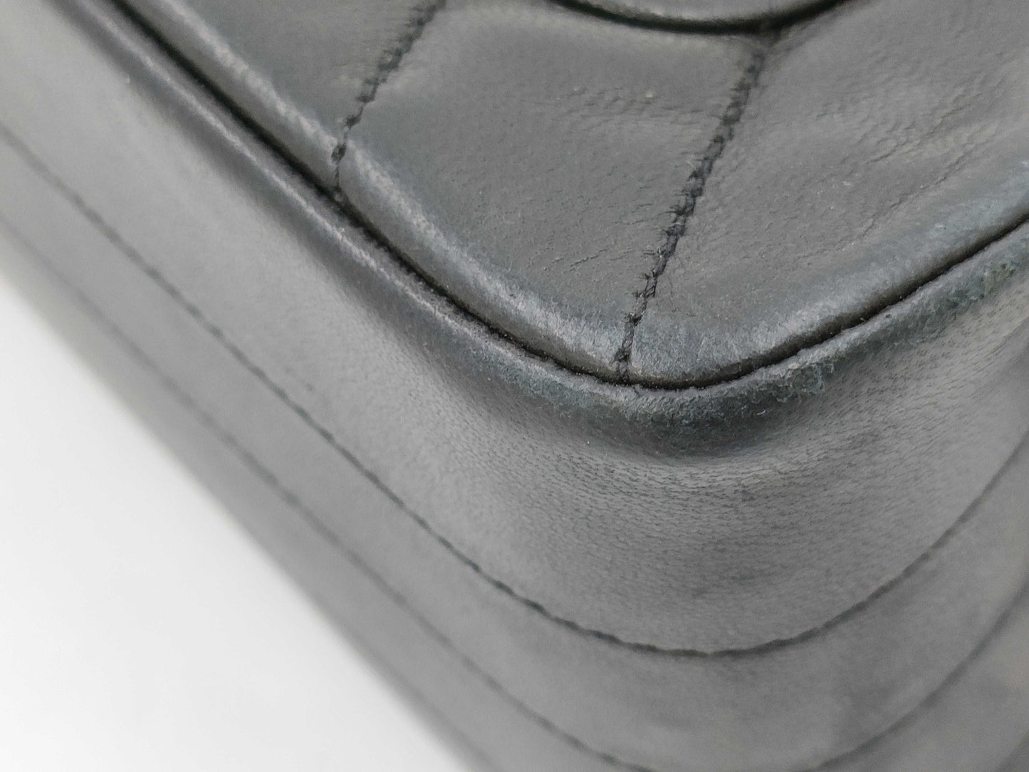 CHANEL V-Stitch Lambskin Chain Shoulder Bag in Black
