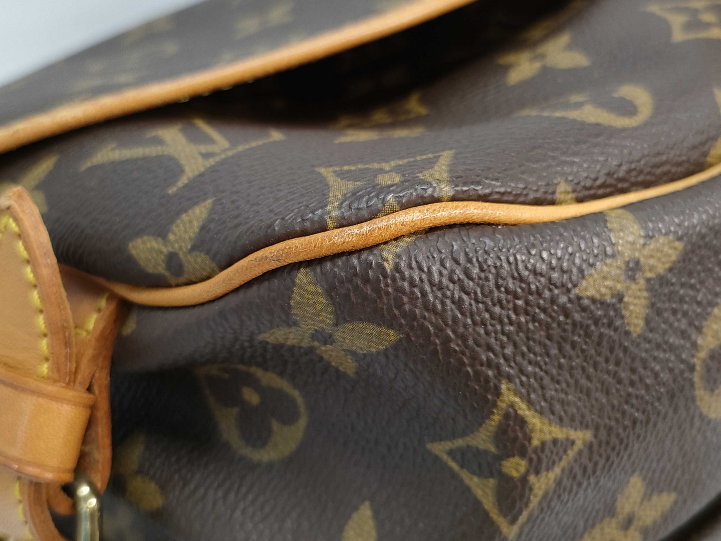 LOUIS VUITTON Monogram M42256 Saumur 30 Shoulder Bag