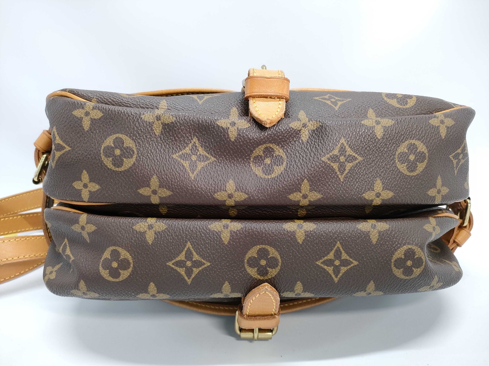 LOUIS VUITTON Monogram M42256 Saumur 30 Shoulder Bag