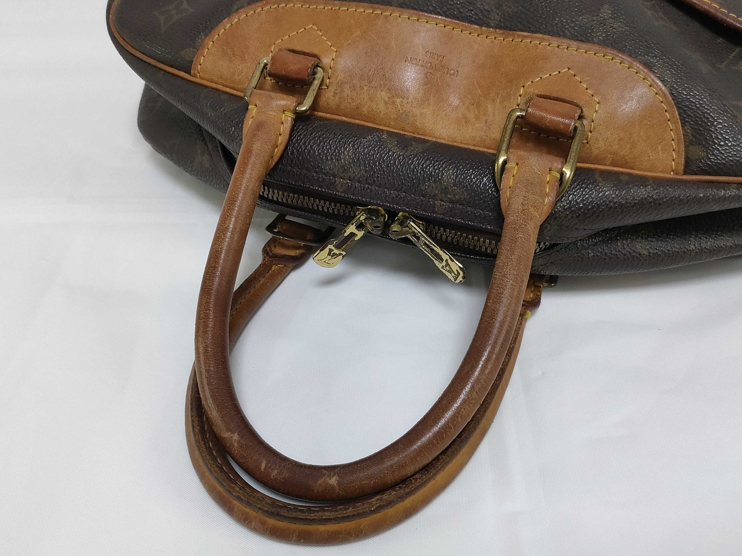 LOUIS VUITTON Monogram M47270 Deauville Handbag with Broken Zipper