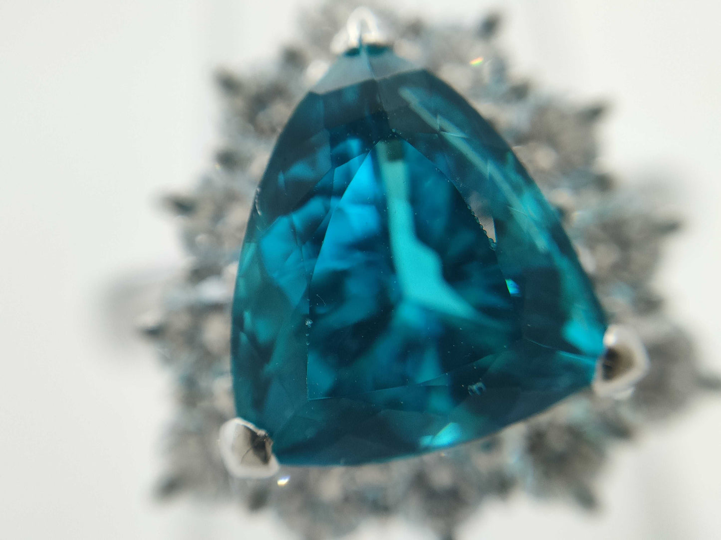 Paraiba Tourmaline 3.233ct D1.226ct Pt900 10.2g Ring